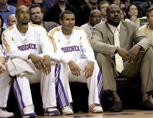 6枚金牌告急！王励勤走险棋，48岁新帅真能顶住吗？（六金岌岌可危！王励勤出险招，48岁新帅能扛住吗？）