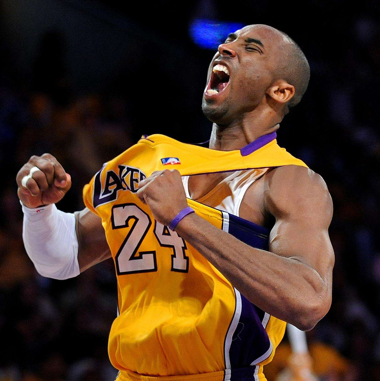 76人vs湖人前瞻：东契奇PK马克西，76人欲收获四连胜（76人大战湖人前瞻：东契奇对飚马克西，费城志在四连胜）