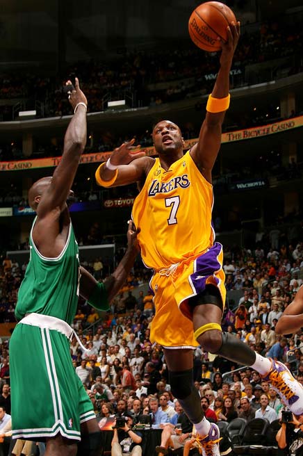 快船队记：伦纳德在今天的比赛中仍将受到出场时间限制（快船记者：莱昂纳德今日出场时间仍将受限）