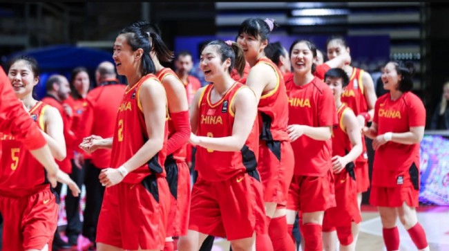 为何胡明轩投篮像“拧麻花”？ 胡明轩投篮因整体发力卡顿（胡明轩投篮像在拧麻花？症结是整体发力不连贯）