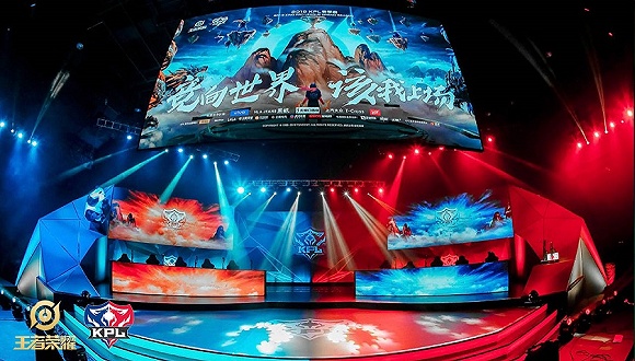 这使得他在 这使得他在